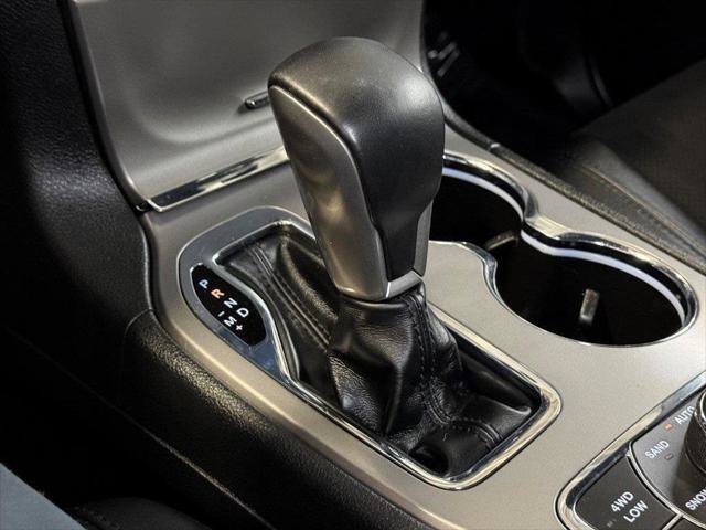 Certified 2022 Jeep Grand Cherokee Laredo X image 35