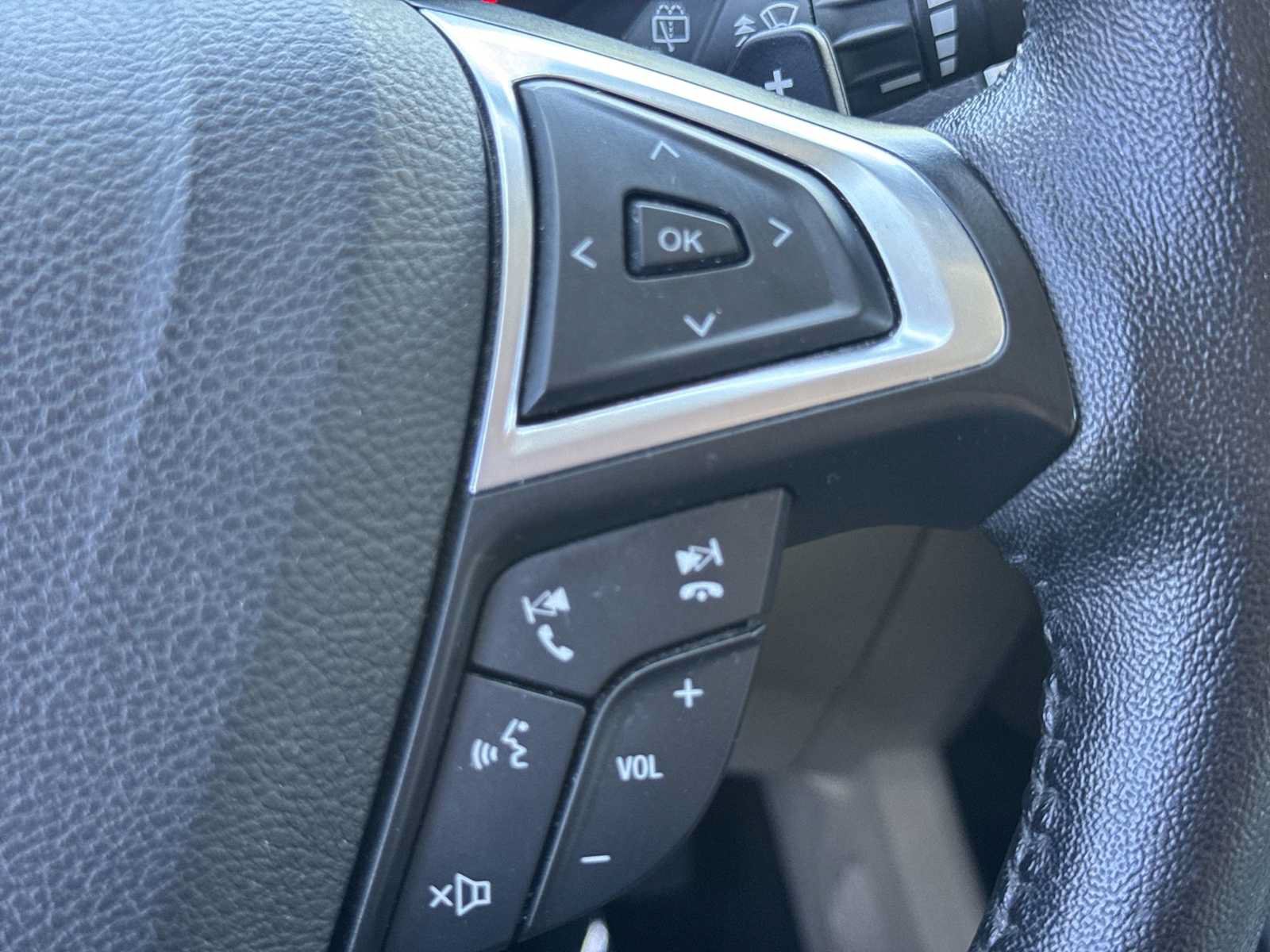 Used 2016 Ford Edge Titanium w/ Equipment Group 301A AWD/4WD image 27