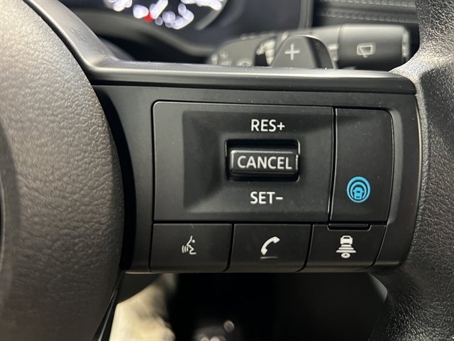Used 2024 Nissan Rogue SV image 33