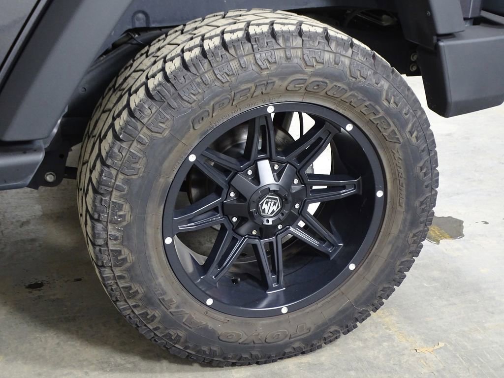 Used 2017 Jeep Wrangler Unlimited Sport w/ Connectivity Group image 26