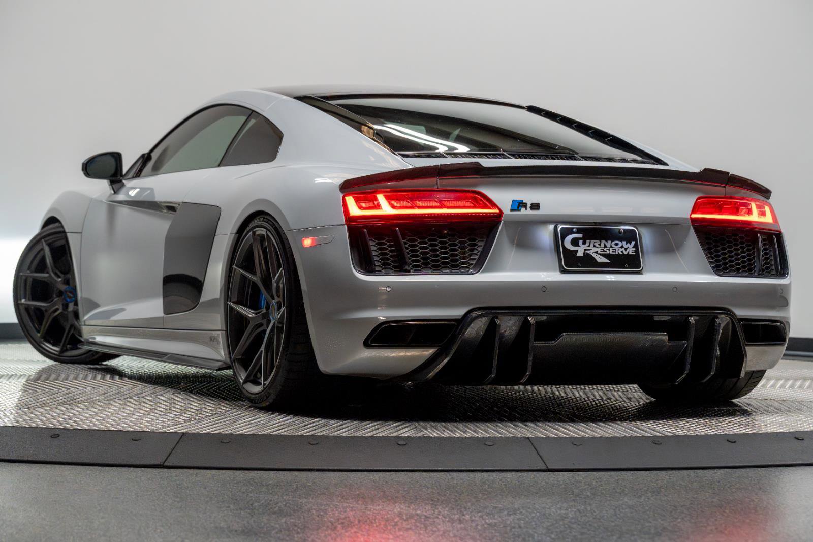 Used 2017 Audi R8 V10 plus w/ Full Leather Package image 28