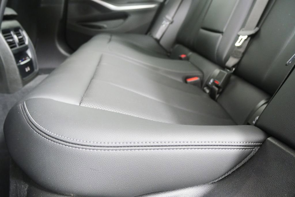 Certified 2025 BMW 330i Sedan RWD image 14