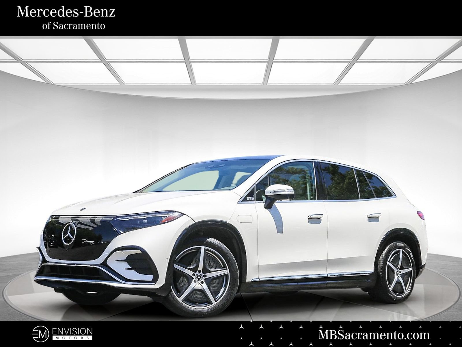 Used 2023 Mercedes-Benz EQS 580 4MATIC SUV image 1