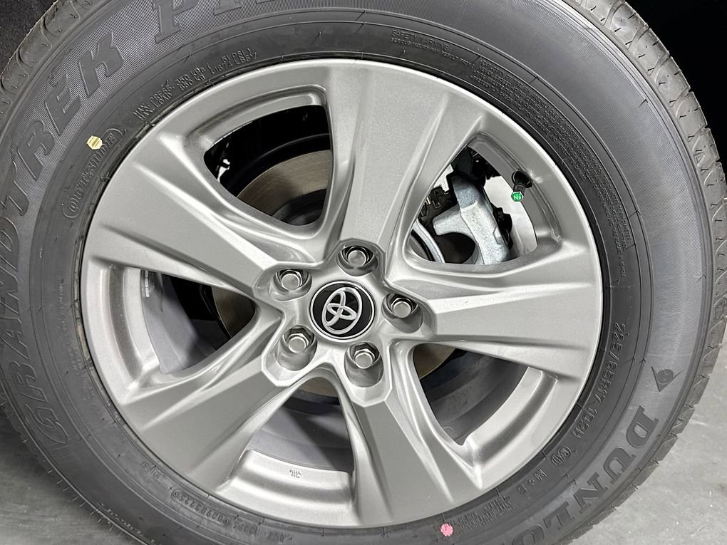 New 2025 Toyota RAV4 XLE image 30