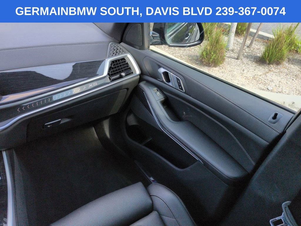 Certified 2024 BMW X5 xDrive40i w/ M Sport Package AWD/4WD image 18