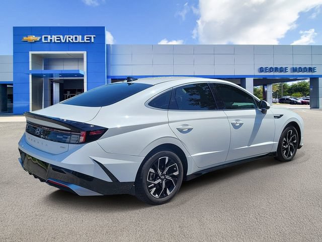 Used 2025 Hyundai Sonata SEL AWD/4WD image 4