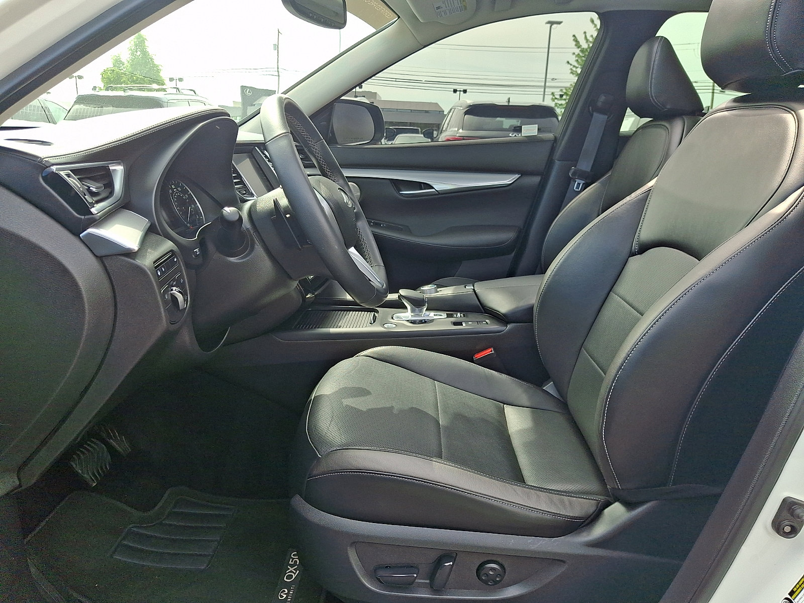 Used 2022 INFINITI QX50 Essential AWD/4WD image 13