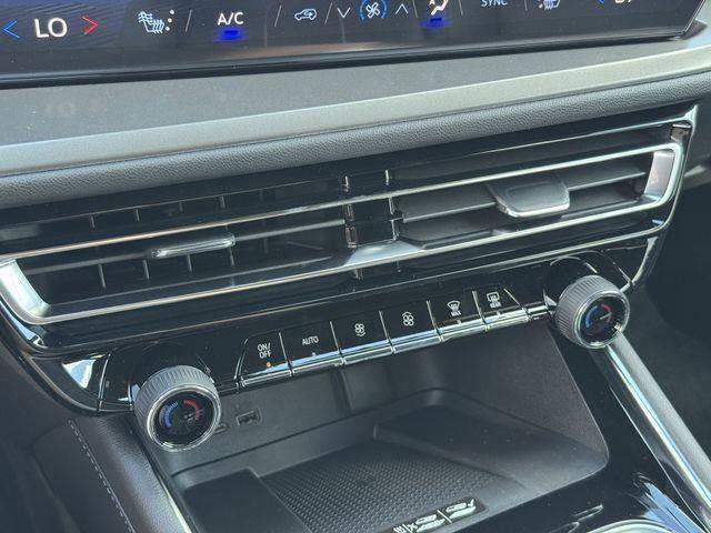 Used 2019 Chevrolet Equinox Premier image 27