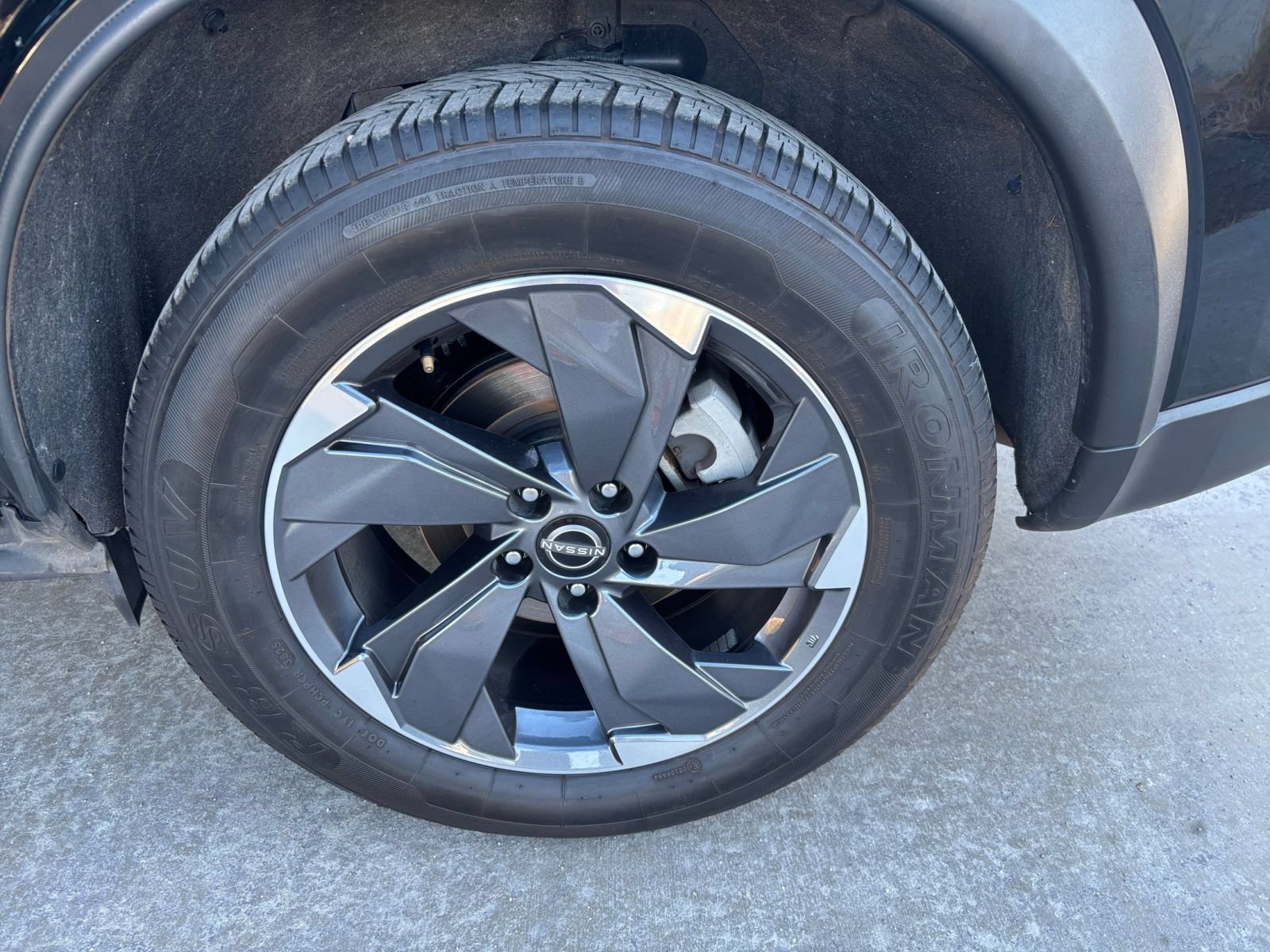 Used 2025 Nissan Rogue SV FWD image 31