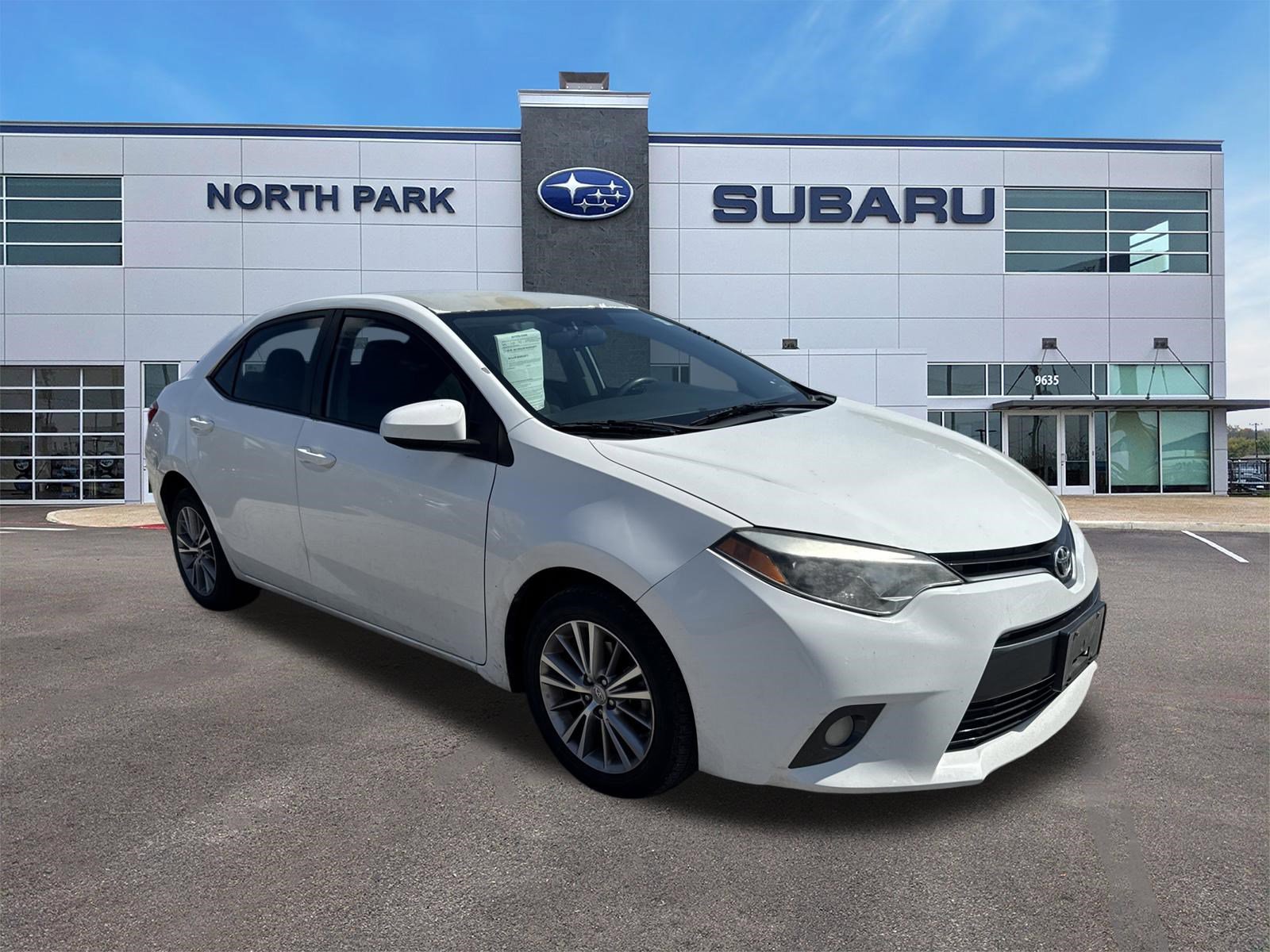 Used 2015 Toyota Corolla LE FWD image 1