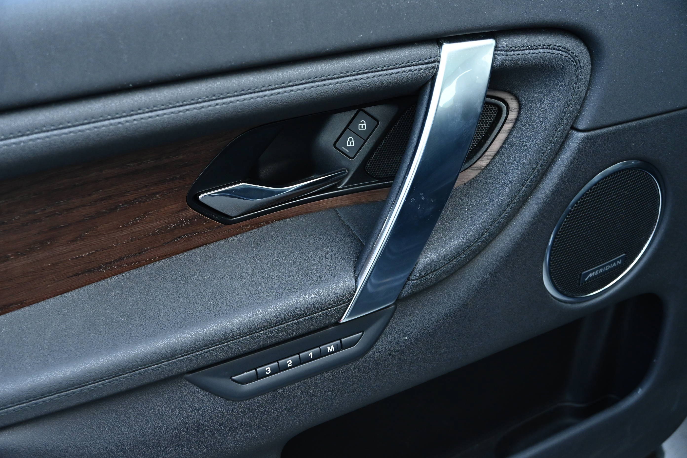 Used 2024 Land Rover Discovery Sport S image 26