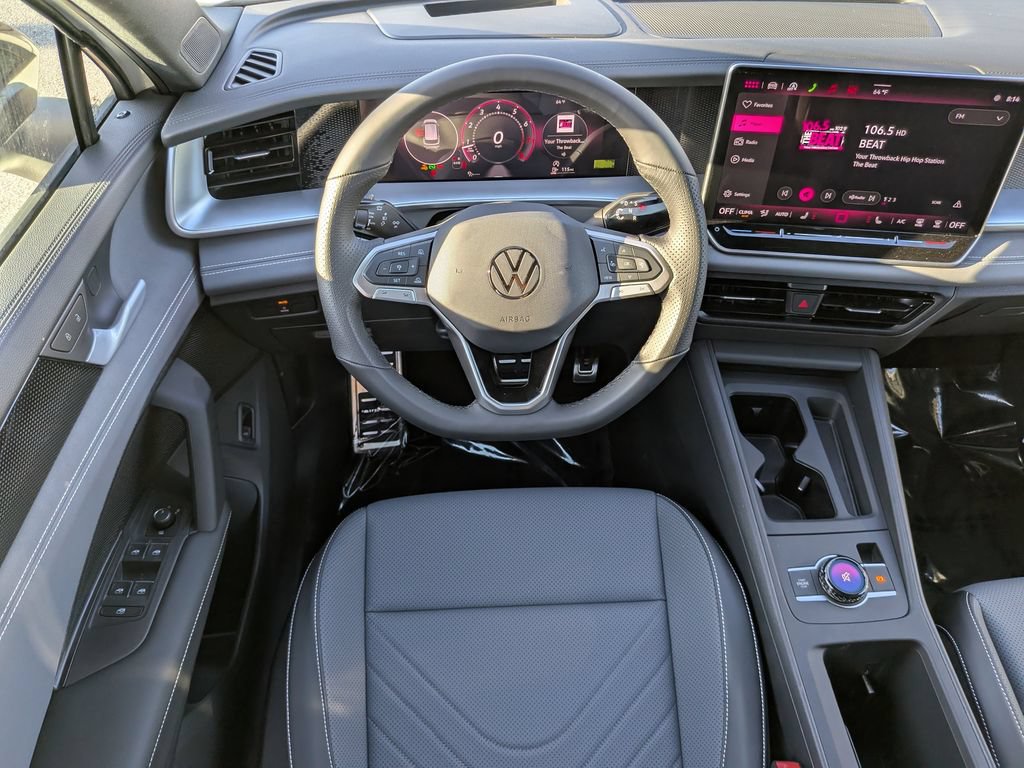 New 2026 Volkswagen Tiguan SE R-Line FWD image 11