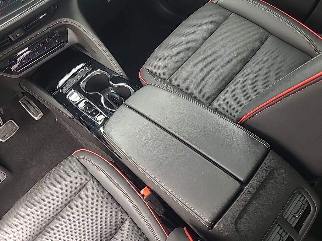Used 2023 Buick Envision Essence w/ Sport Touring Package AWD/4WD image 16