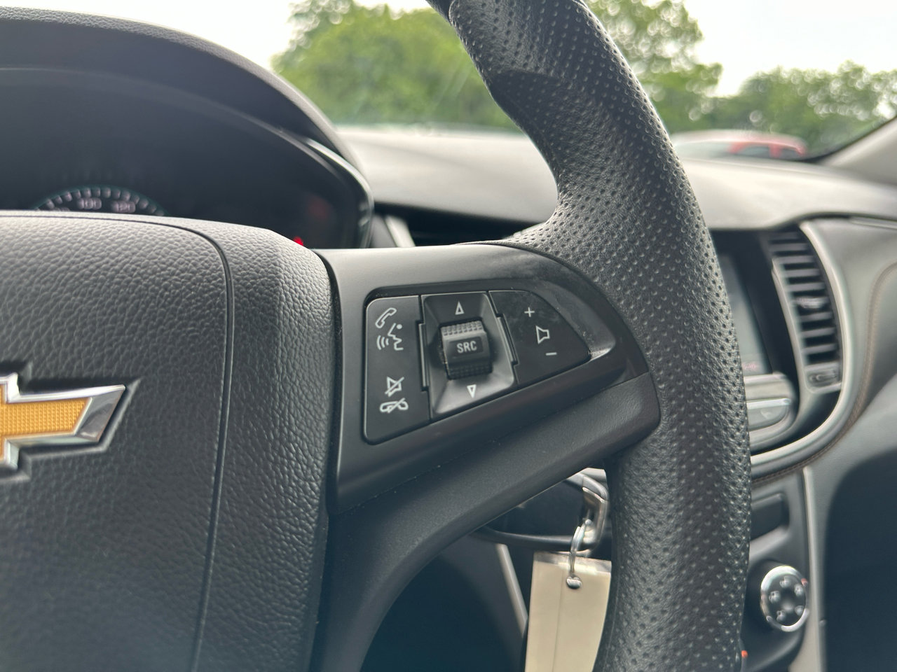 Used 2022 Chevrolet Trax LS w/ Tint and Cruise Package image 29