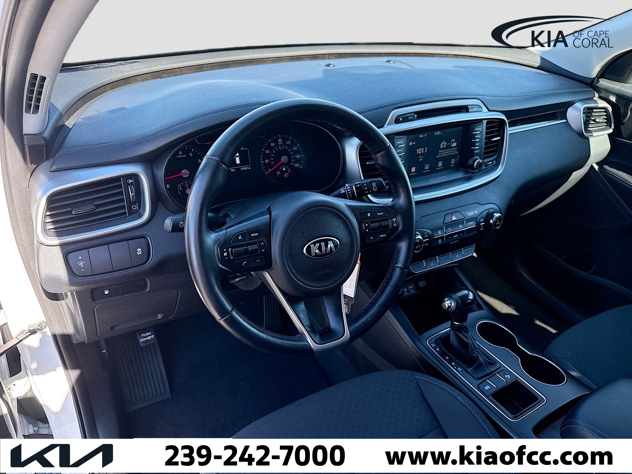 Used 2017 Kia Sorento LX w/ LX Convenience Package image 25