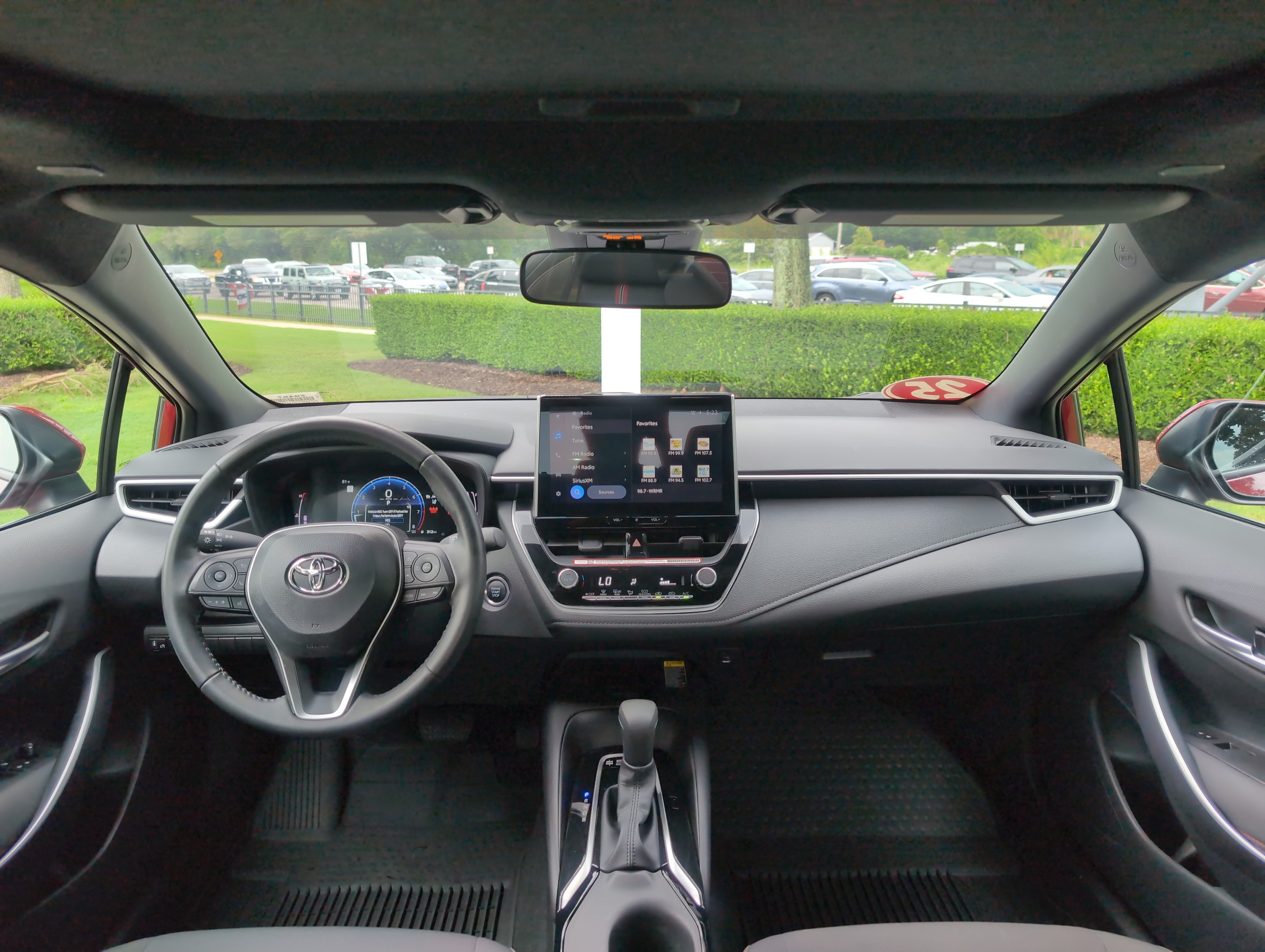 Certified 2025 Toyota Corolla SE w/ SE Premium Package FWD image 29