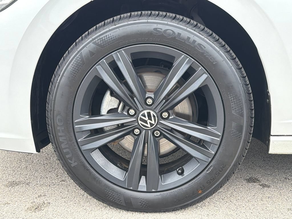 Certified 2023 Volkswagen Jetta SE w/ Panoramic Sunroof Package FWD image 30