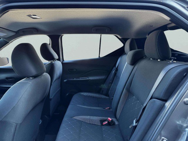 Used 2020 Nissan Kicks S image 33