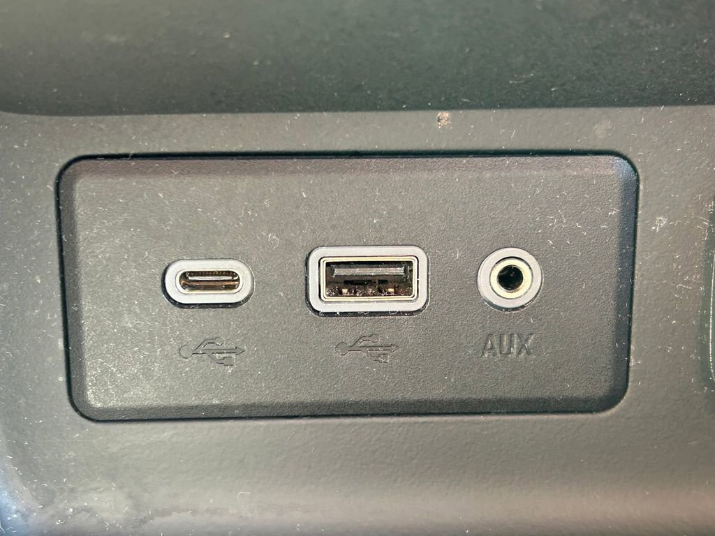 Used 2024 GMC Terrain SLE image 27