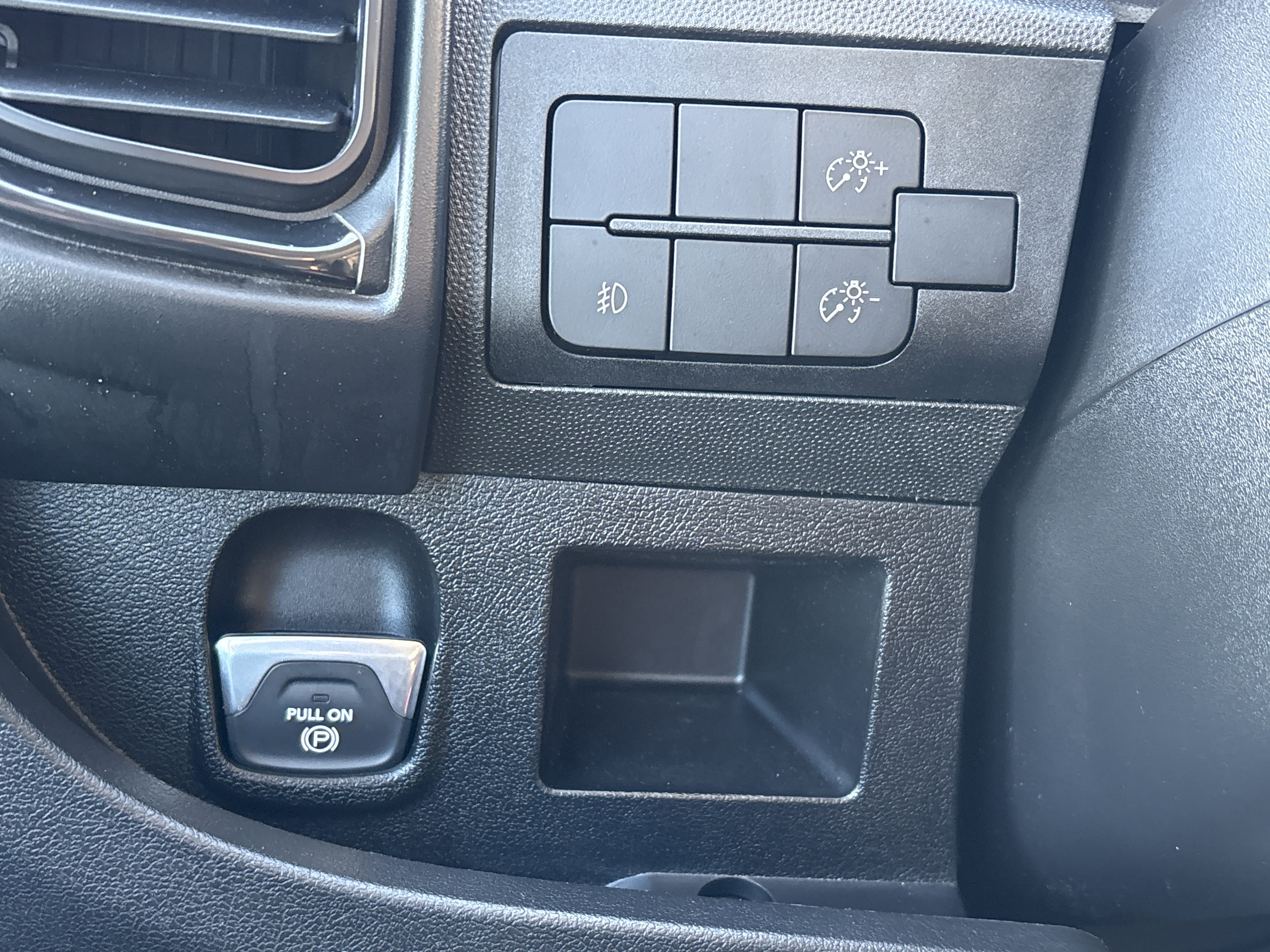 Used 2024 RAM ProMaster 2500 w/ Premium Convenience Group image 31