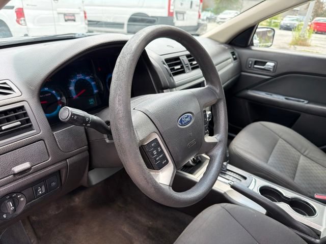 Used 2011 Ford Fusion SE FWD image 15