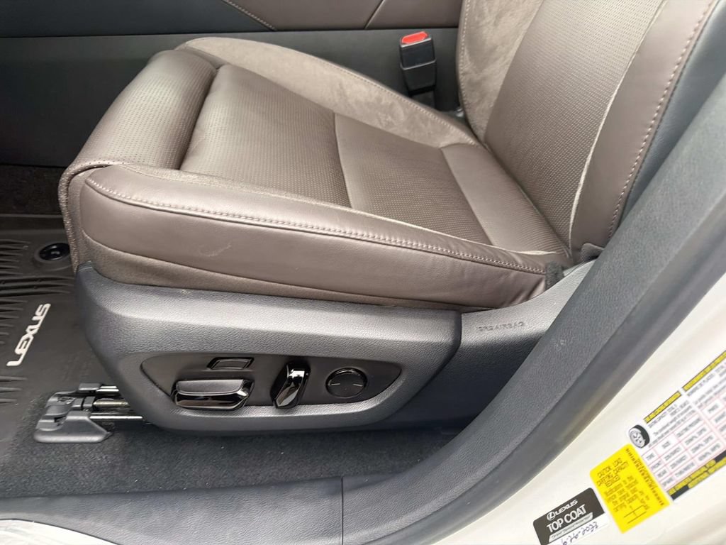 Used 2023 Lexus RX 350 FWD w/ Accessory Package image 17
