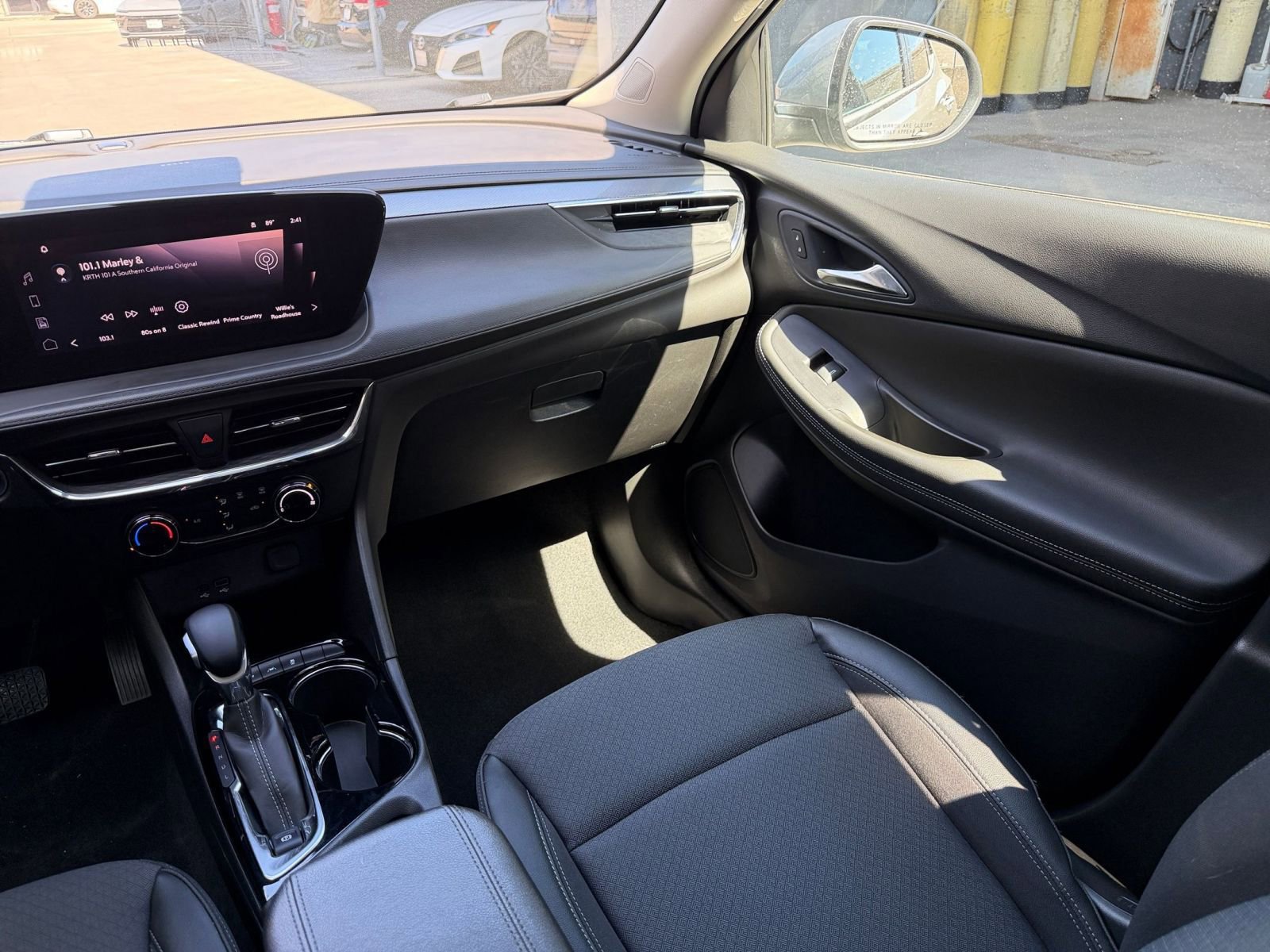 Used 2025 Buick Encore GX Preferred image 34