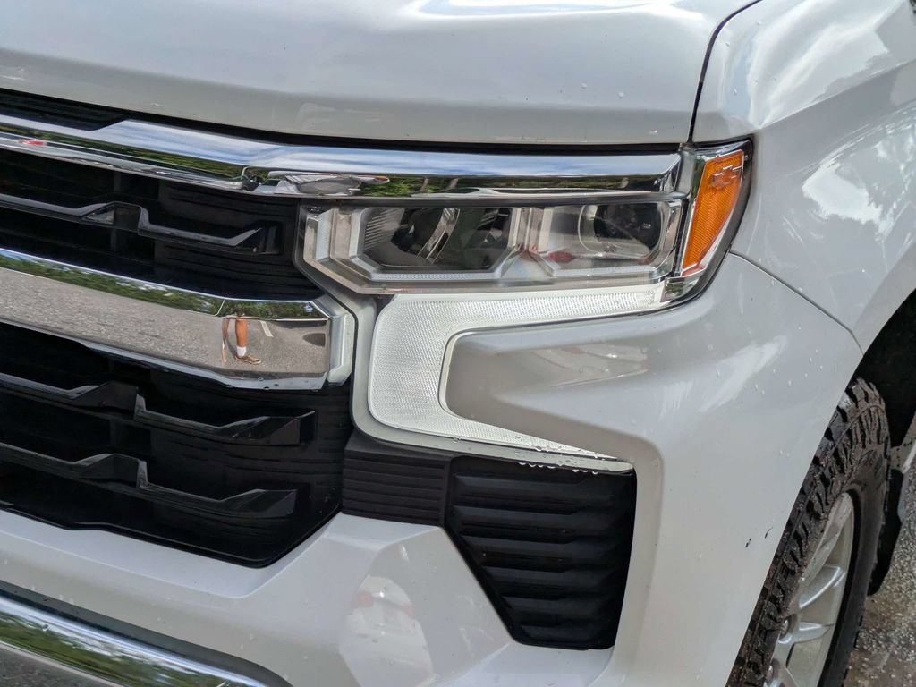 Used 2023 Chevrolet Silverado 1500 LT w/ Protection Package AWD/4WD image 10