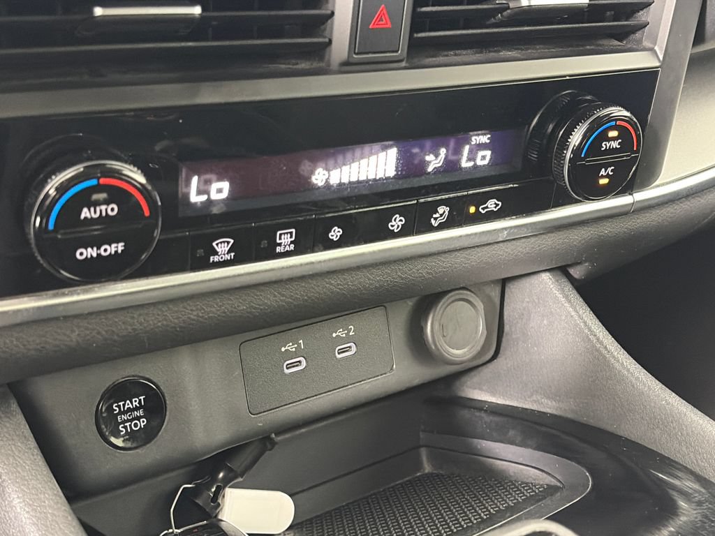 Used 2024 Nissan Rogue SV AWD/4WD image 21