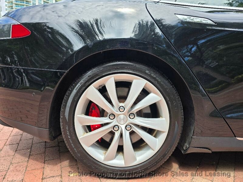 Used 2015 Tesla Model S P90D image 16
