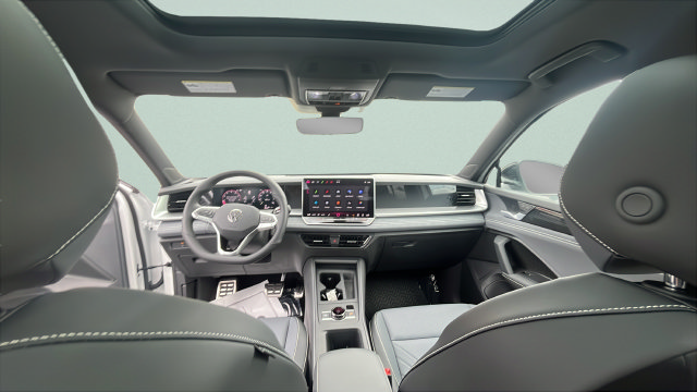 New 2026 Volkswagen Tiguan SE R-Line AWD/4WD image 24