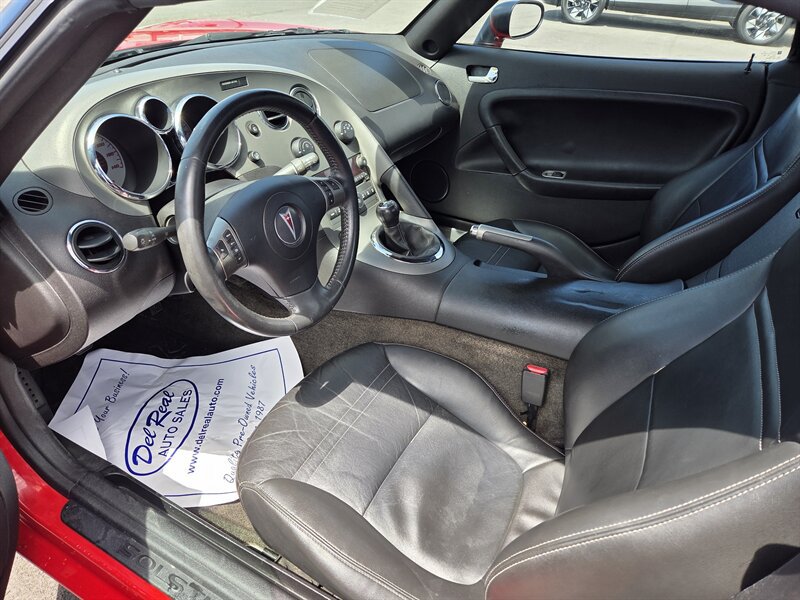 Used 2006 Pontiac Solstice Convertible w/ Premium Package RWD image 9