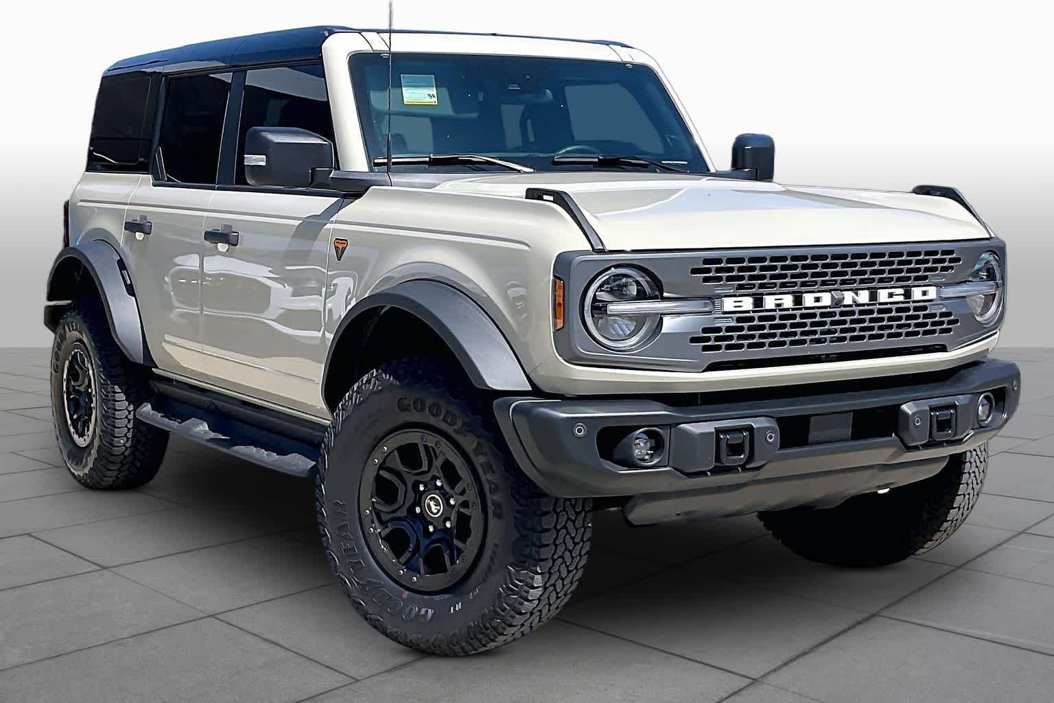 Used 2025 Ford Bronco Badlands AWD/4WD image 3