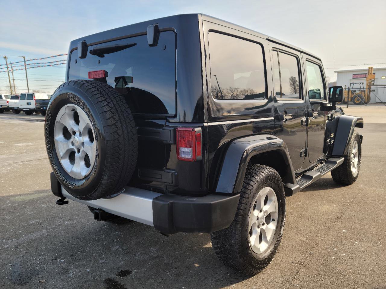 Used 2015 Jeep Wrangler Unlimited Sahara w/ Connectivity Group image 4