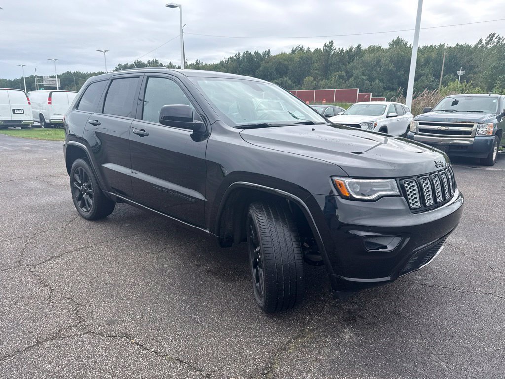 Used 2021 Jeep Grand Cherokee Laredo X AWD/4WD image 7