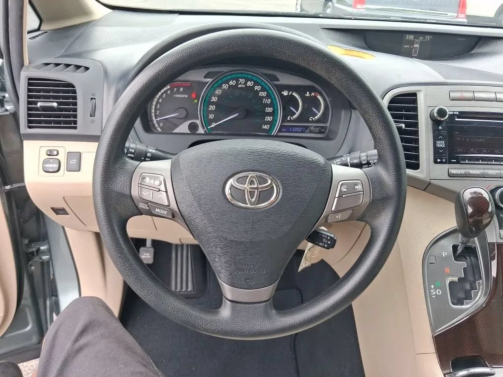 Used 2012 Toyota Venza LE w/ LE Convenience Pkg FWD image 16