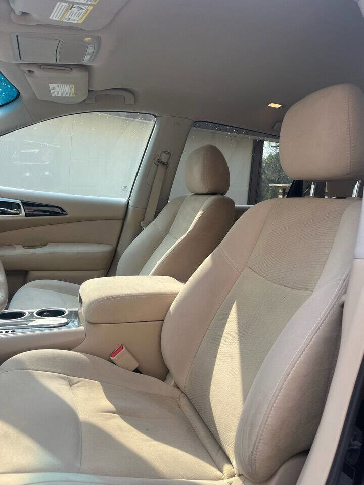 Used 2015 Nissan Pathfinder SV w/ Cargo Package image 11