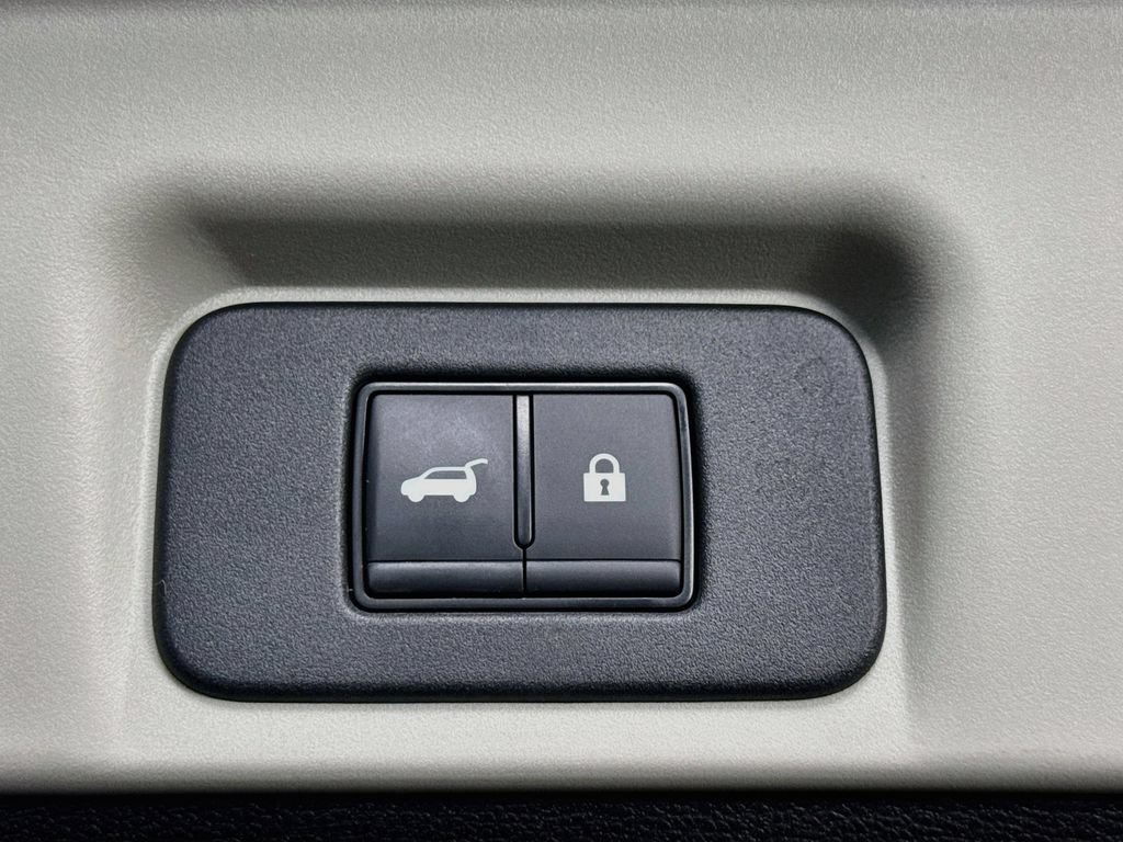 Used 2024 Nissan Ariya AWD image 32