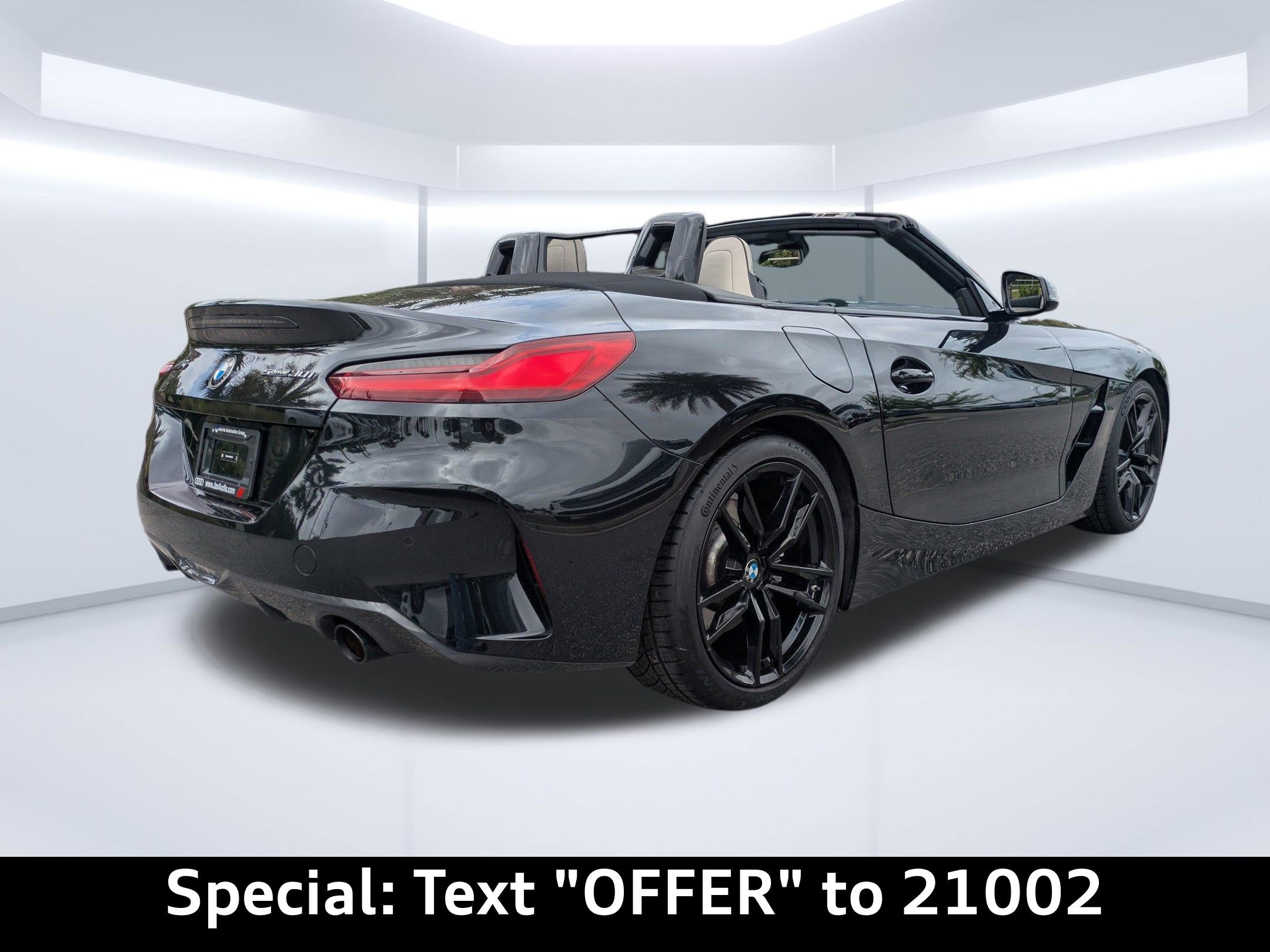 Used 2024 BMW Z4 sDrive30i w/ Shadowloine Package RWD image 2