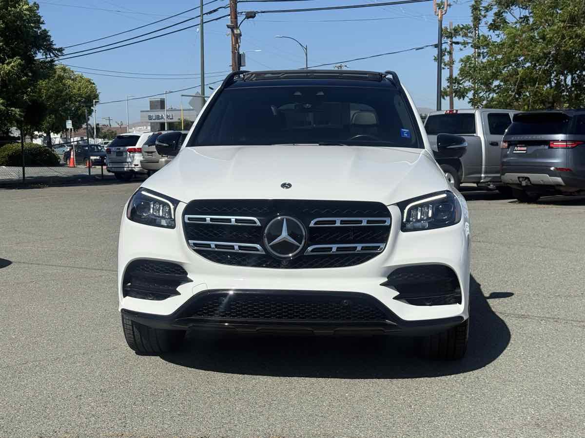 Used 2022 Mercedes-Benz GLS 450 4MATIC image 2