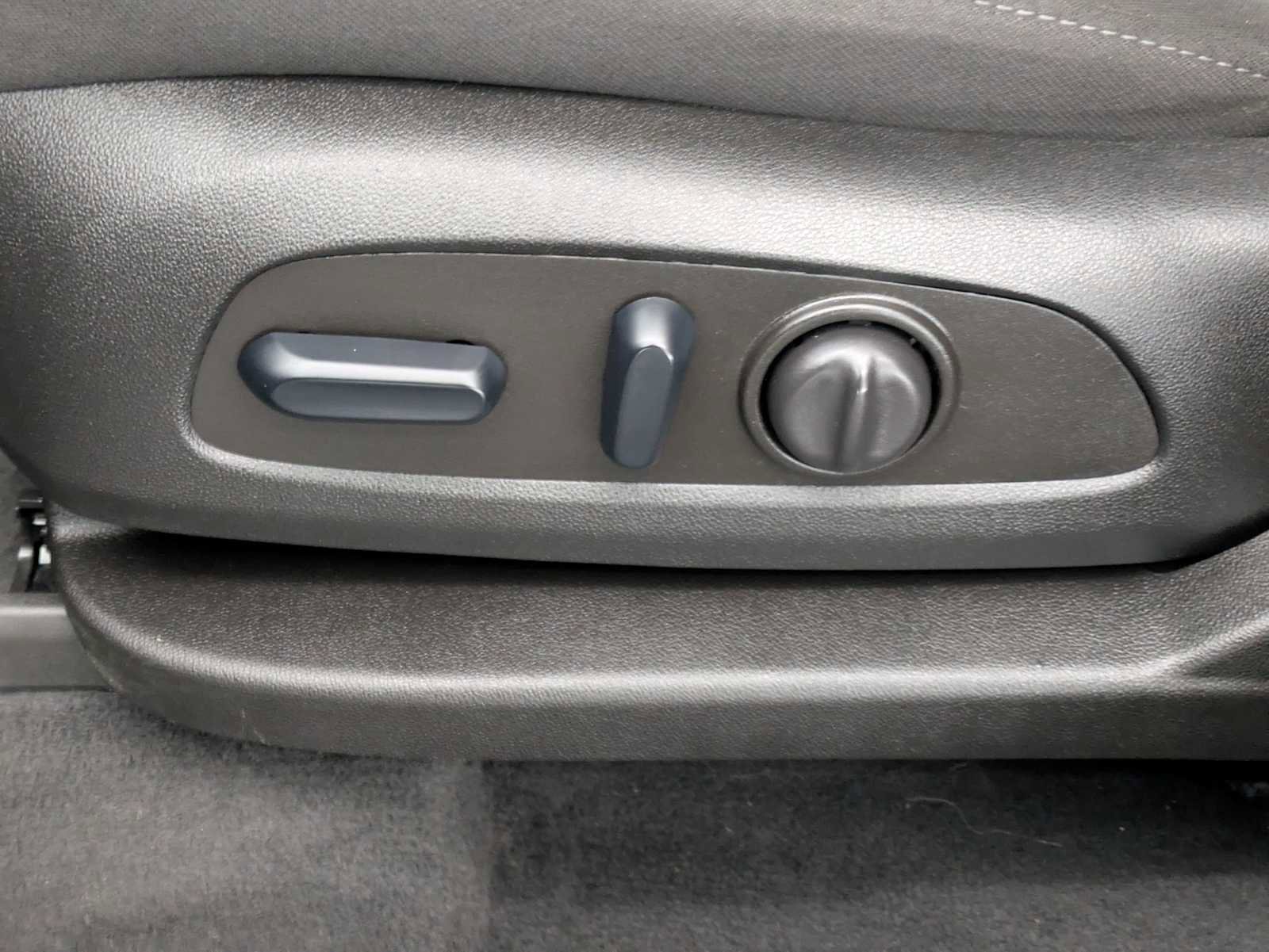 Used 2024 Chevrolet Traverse LT w/ LPO, Floor Liner Package AWD/4WD image 19