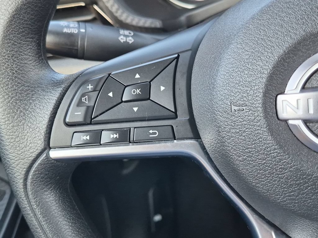 Used 2025 Nissan Sentra SV FWD image 14