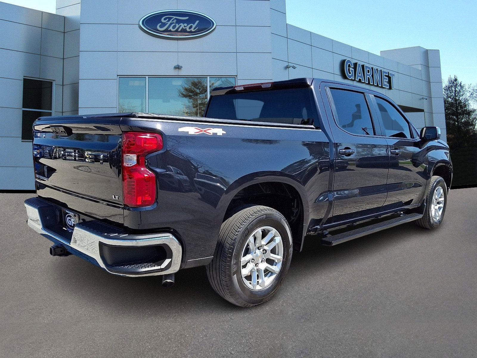 Used 2024 Chevrolet Silverado 1500 LT image 8
