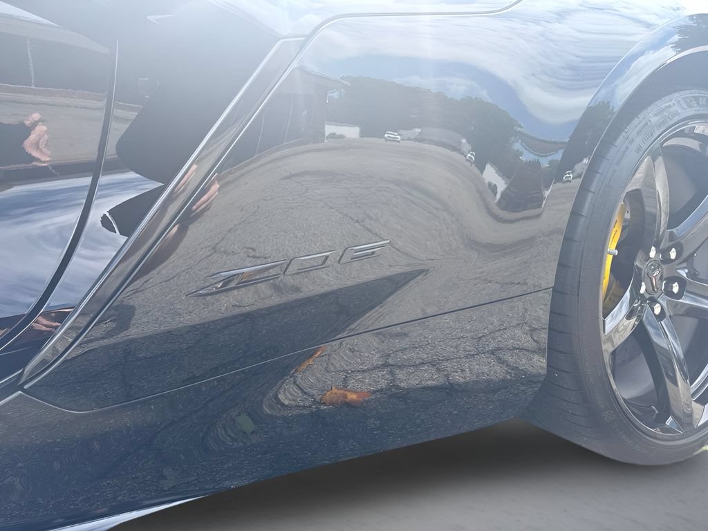 Used 2025 Chevrolet Corvette Z06 w/ Stealth Interior Trim Package RWD image 31