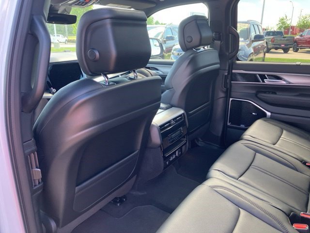 New 2026 Jeep Grand Wagoneer L Limited AWD/4WD image 25