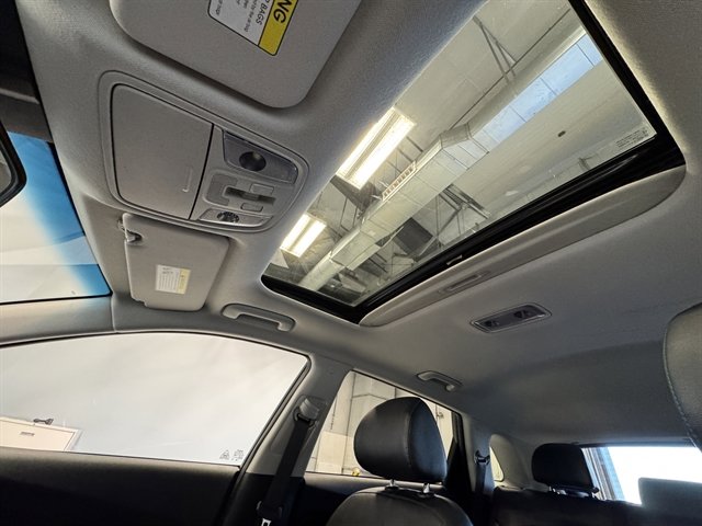 Used 2021 Kia Niro EX Premium w/ Cold Weather Package image 29