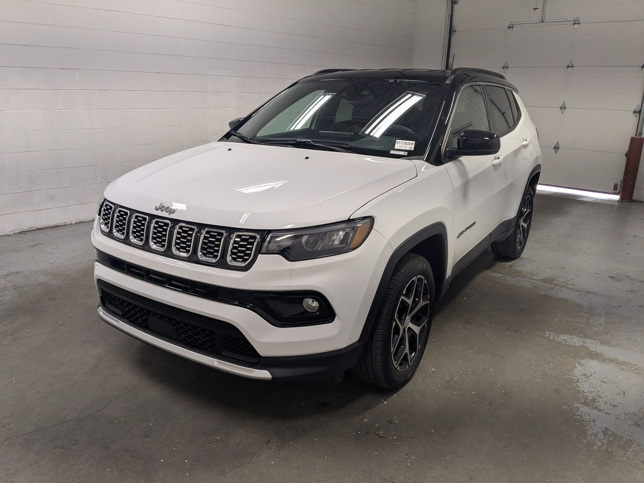 Certified 2024 Jeep Compass Limited AWD/4WD image 11