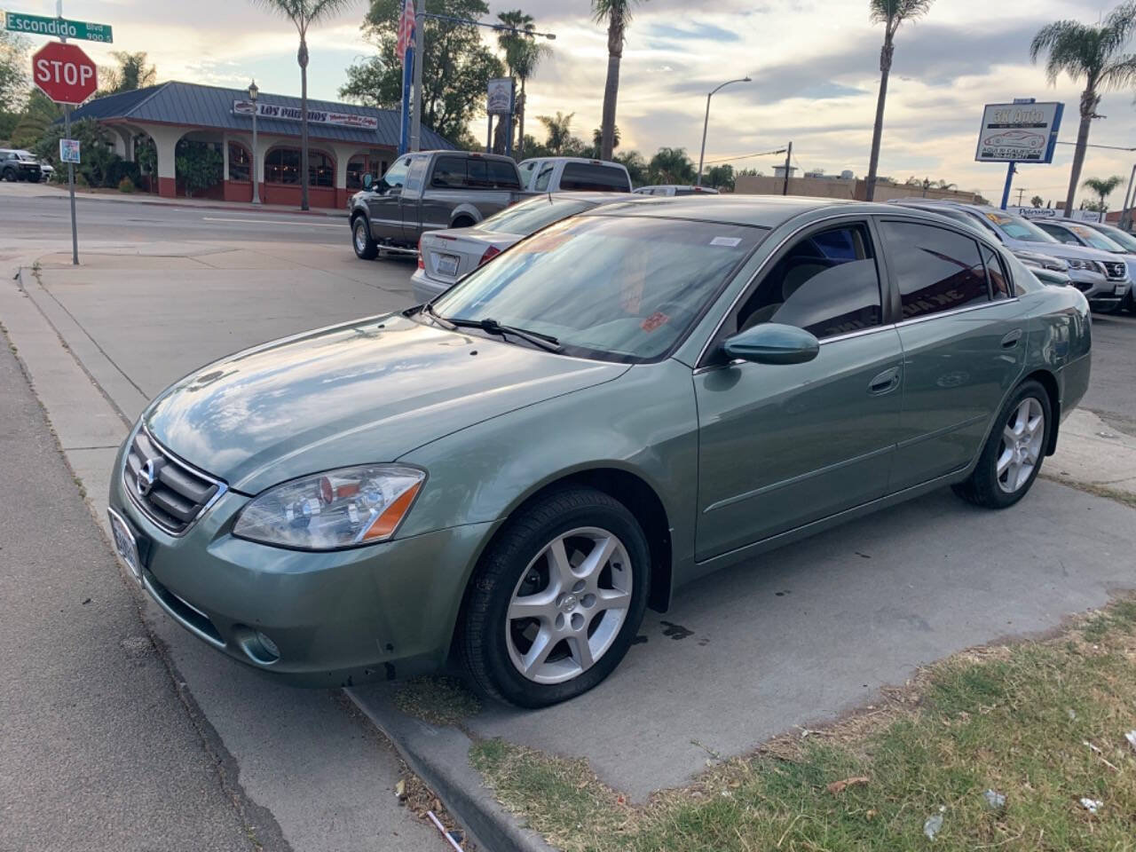 Used 2003 Nissan Altima 3.5 SE FWD image 8