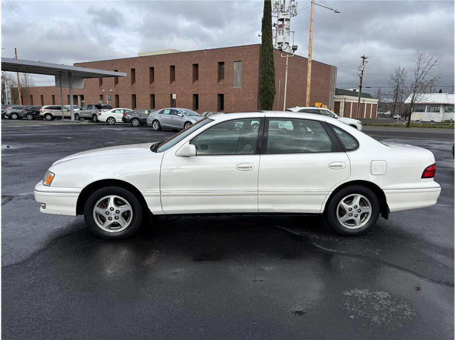 Used 1999 Toyota Avalon XLS FWD image 2