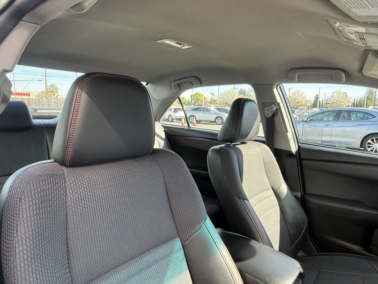 Used 2016 Toyota Camry SE image 17